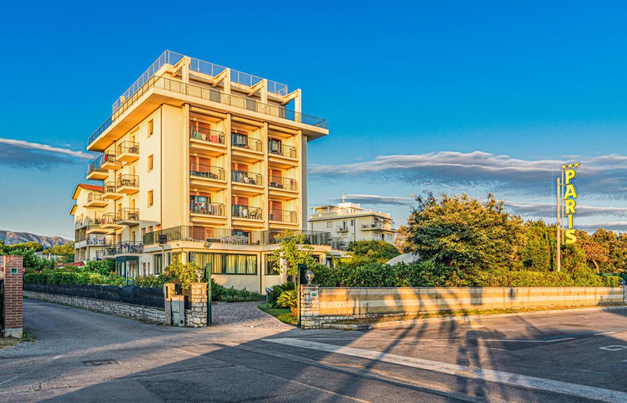Hotel Paris Camaiore Bagian luar foto