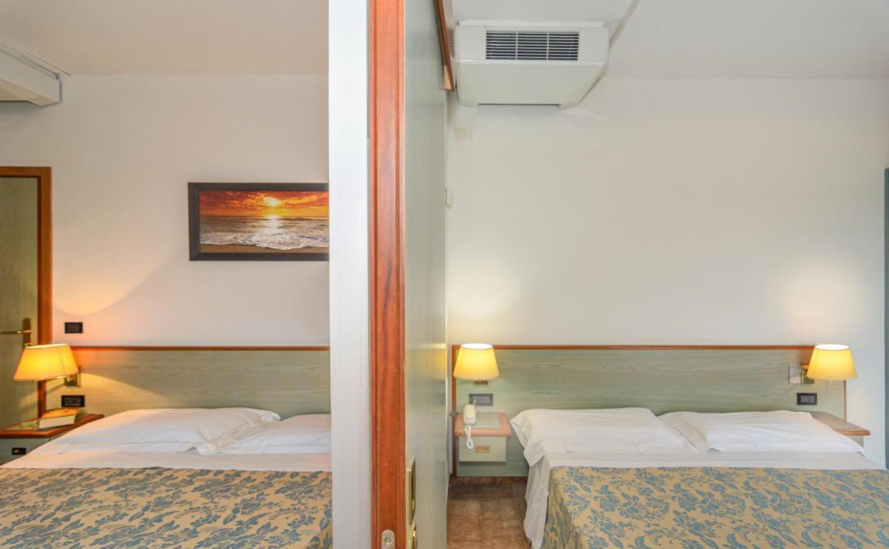 Hotel Paris Camaiore Bagian luar foto