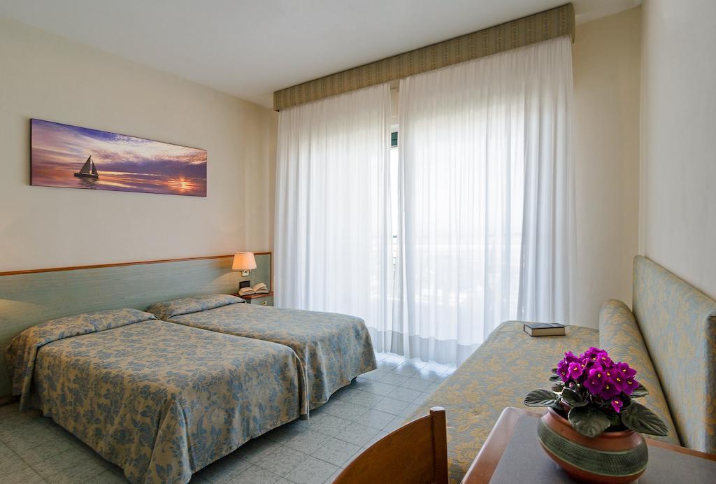 Hotel Paris Camaiore Ruang foto