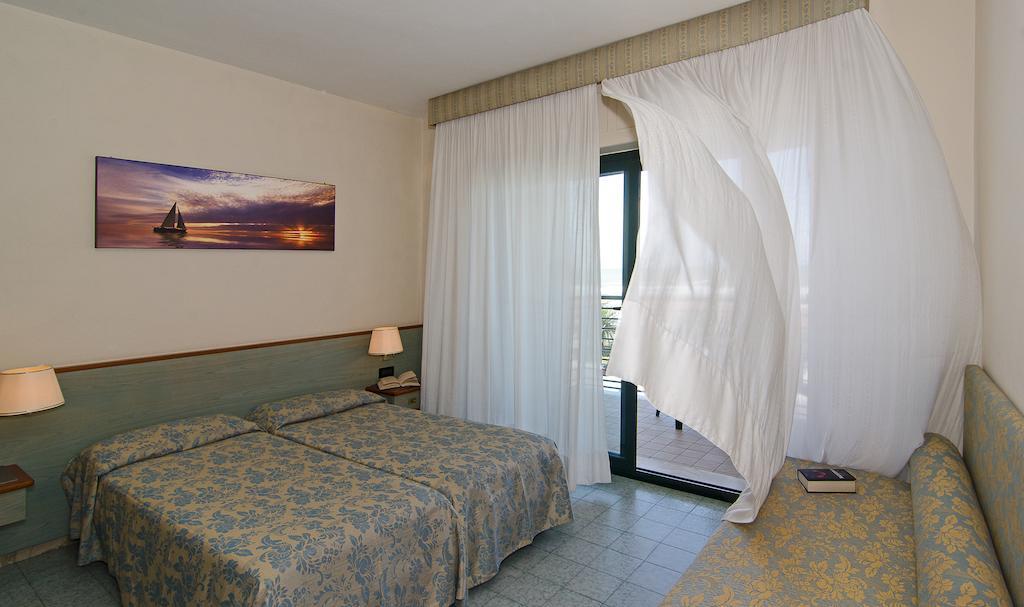 Hotel Paris Camaiore Ruang foto