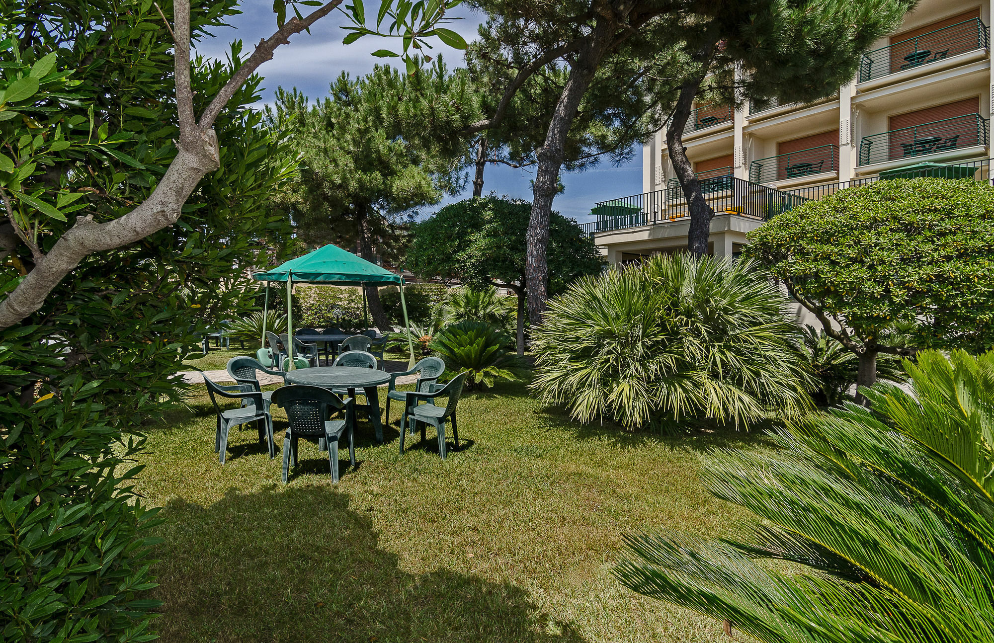 Hotel Paris Camaiore Bagian luar foto